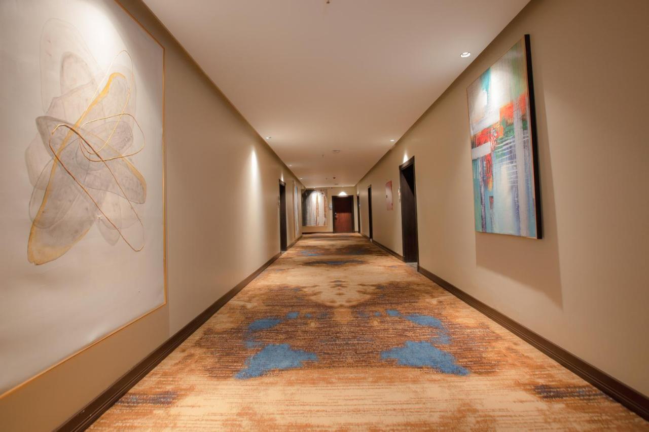 Azar Hotel Ahad Rafidah Екстериор снимка