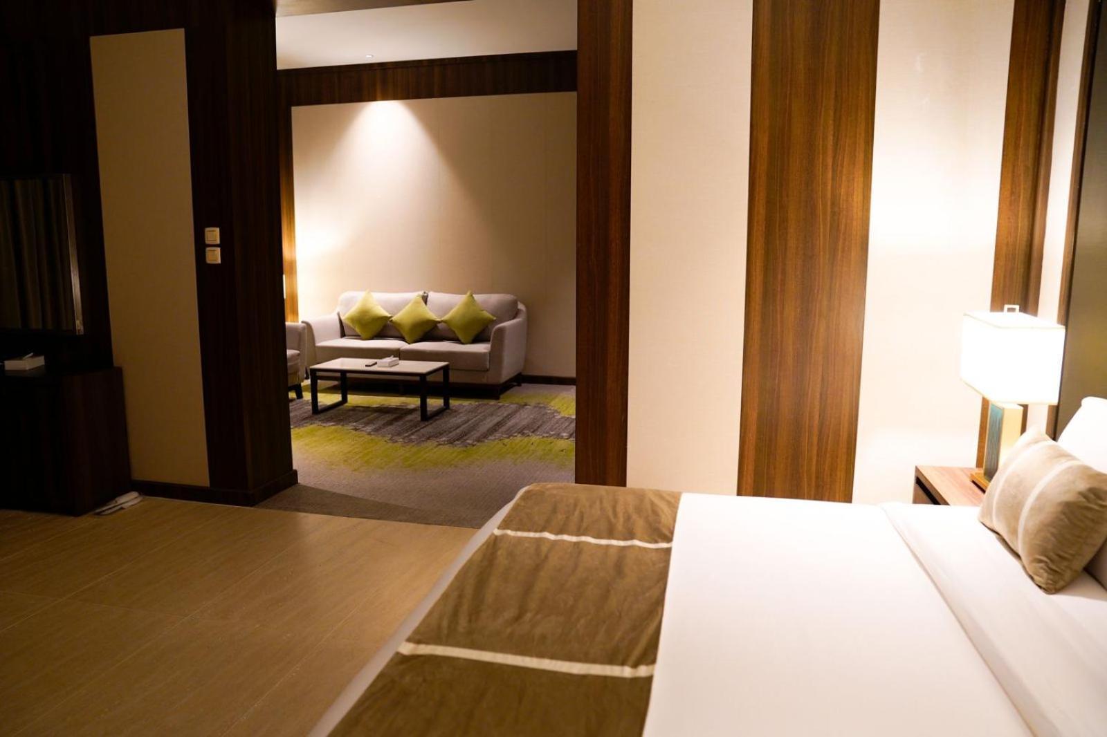 Azar Hotel Ahad Rafidah Екстериор снимка