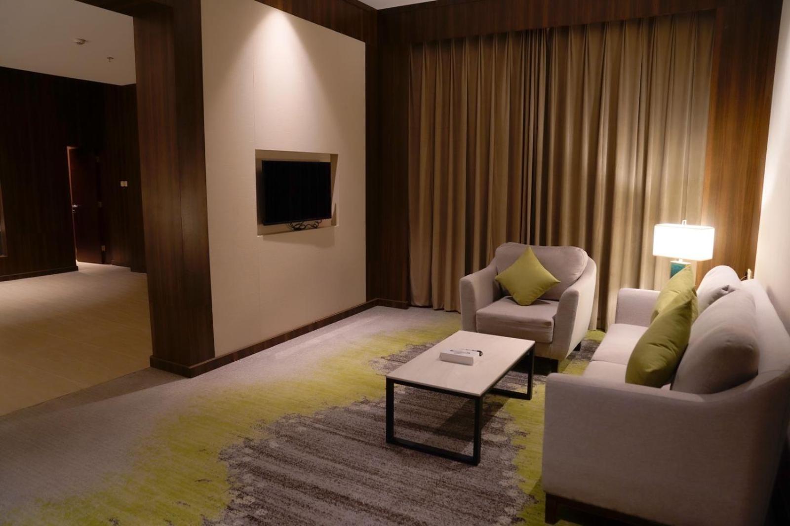 Azar Hotel Ahad Rafidah Екстериор снимка