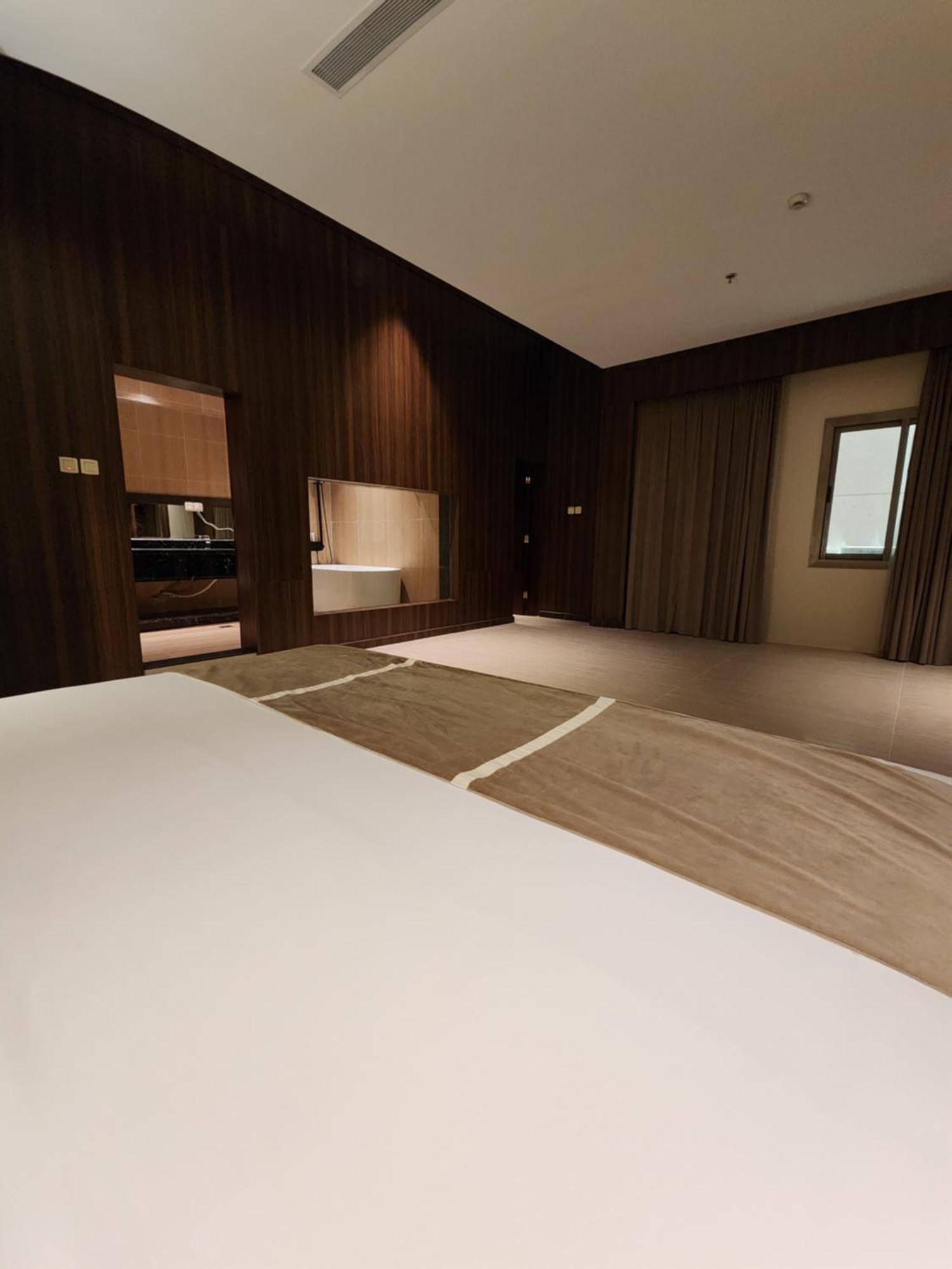 Azar Hotel Ahad Rafidah Екстериор снимка