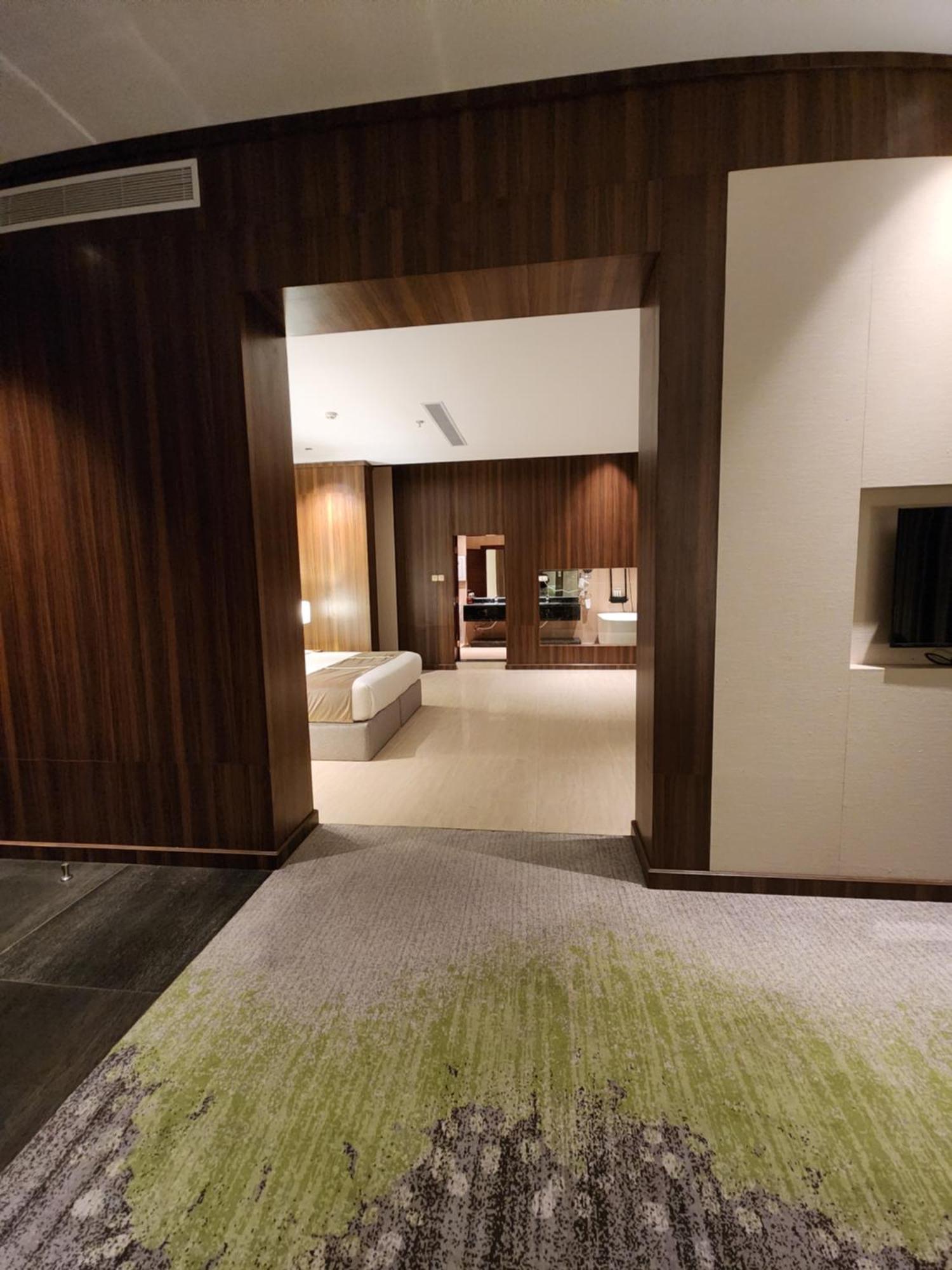Azar Hotel Ahad Rafidah Екстериор снимка