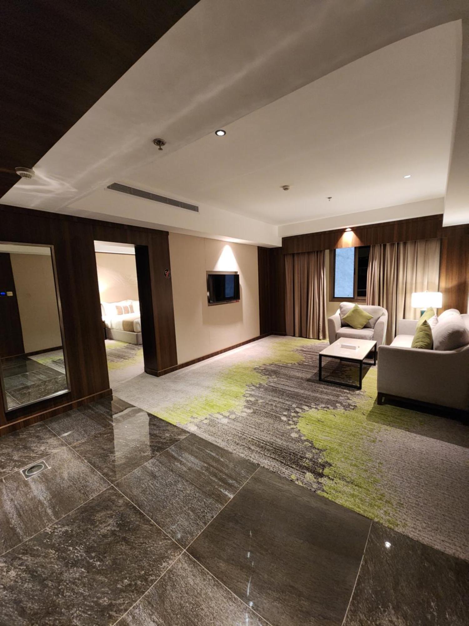Azar Hotel Ahad Rafidah Екстериор снимка