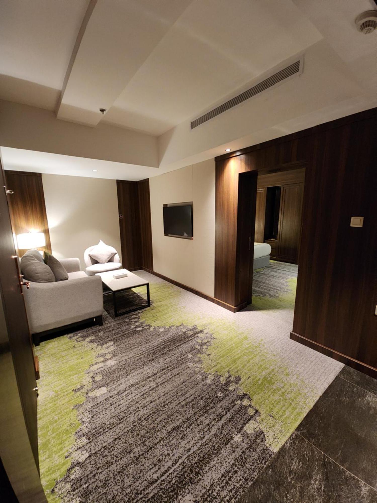 Azar Hotel Ahad Rafidah Екстериор снимка